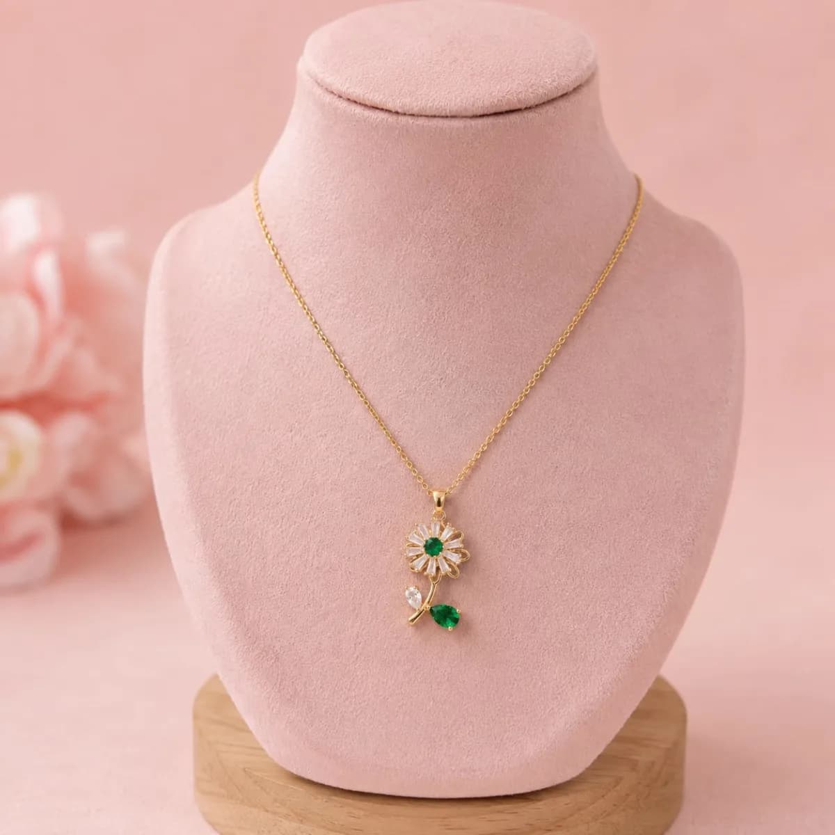 Collier Roselia